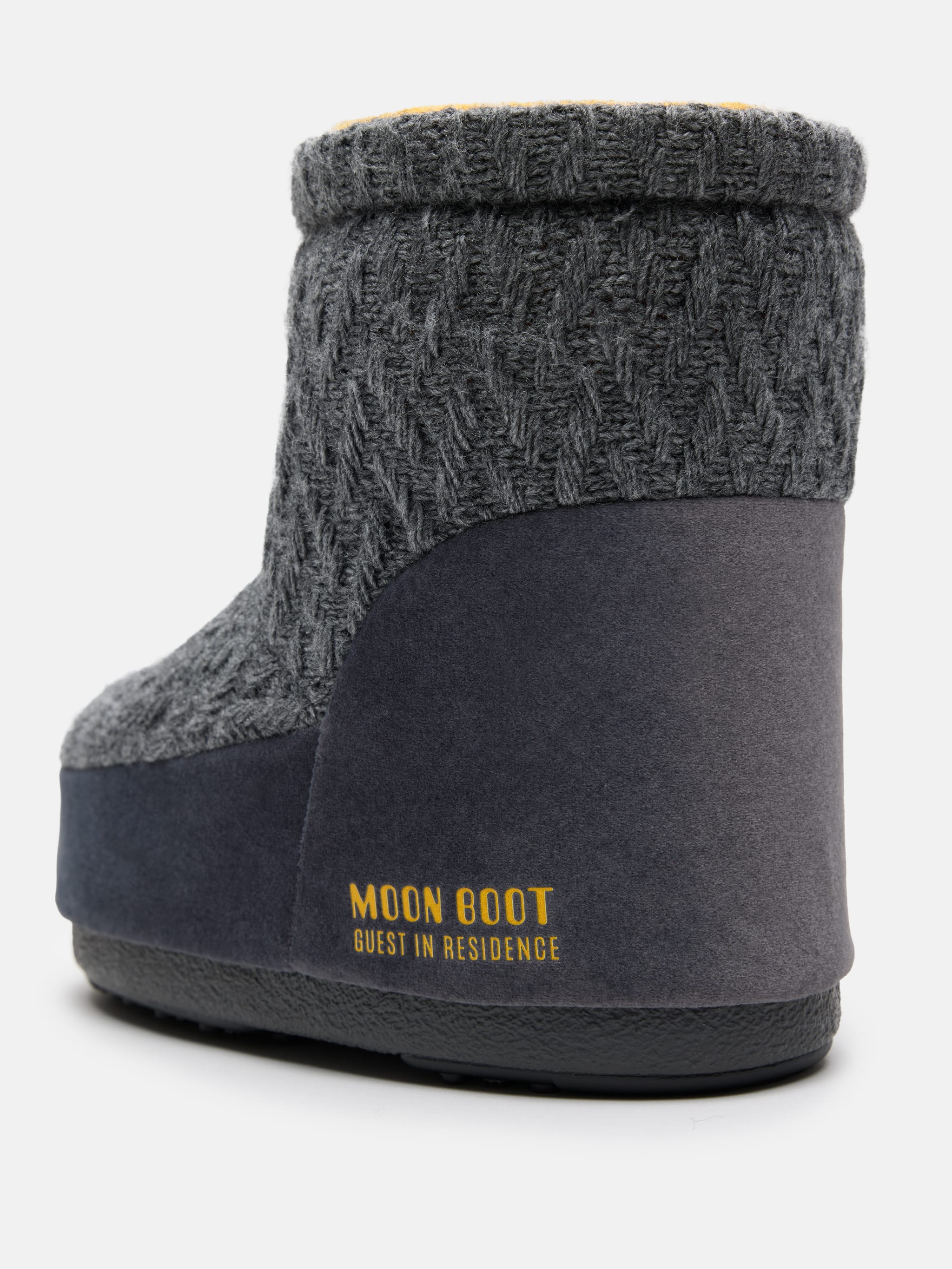 STIVALE ICON LOW GRIGIO IN MAGLIA SENZA LACCI MOON BOOT X GUEST IN RESIDENCE image number 3