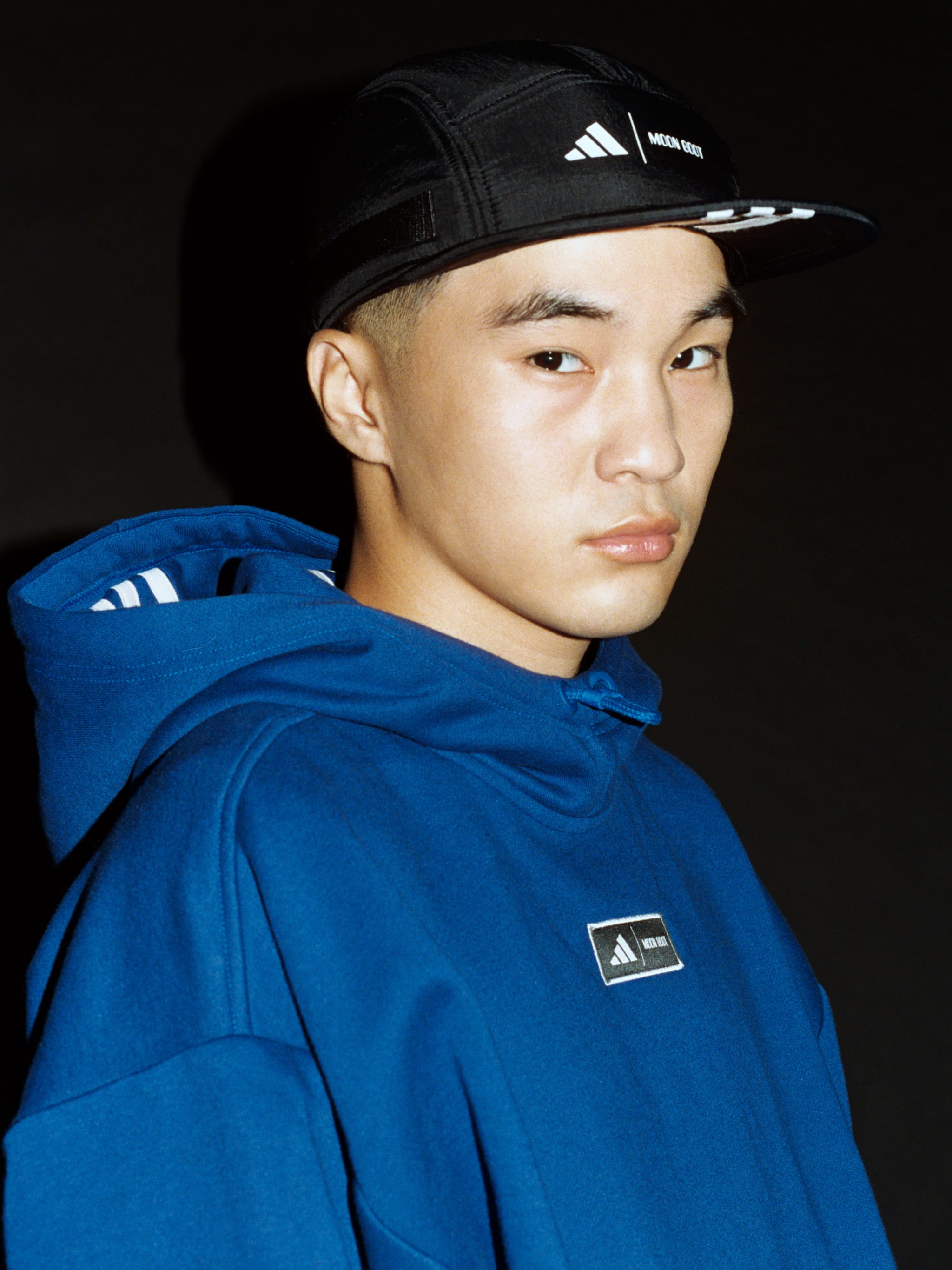 adidas x Sweat &agrave; capuche Moon Boot Bleu image number 2