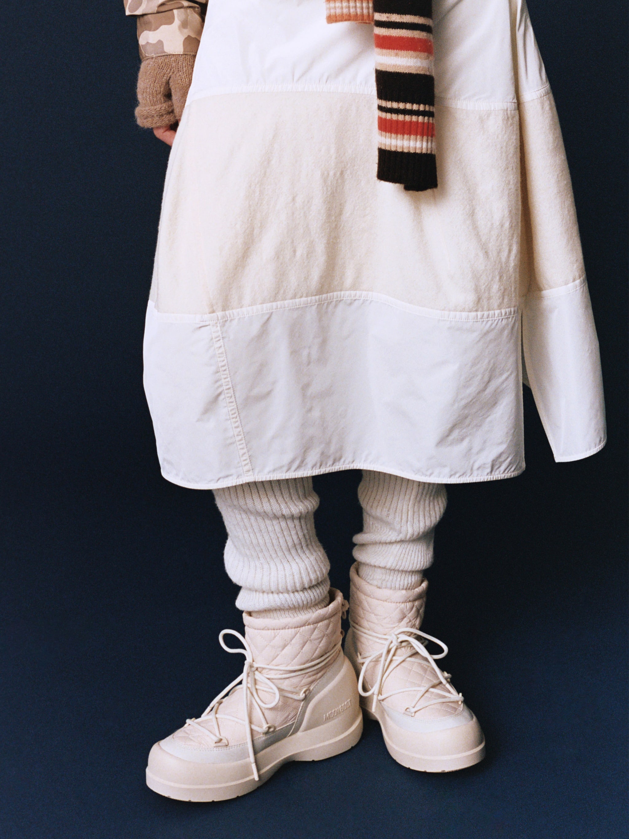 BOTAS MEZZALUNA MID CA&Ntilde;A ACOLCHADAS CREMA CAMEL image number 5