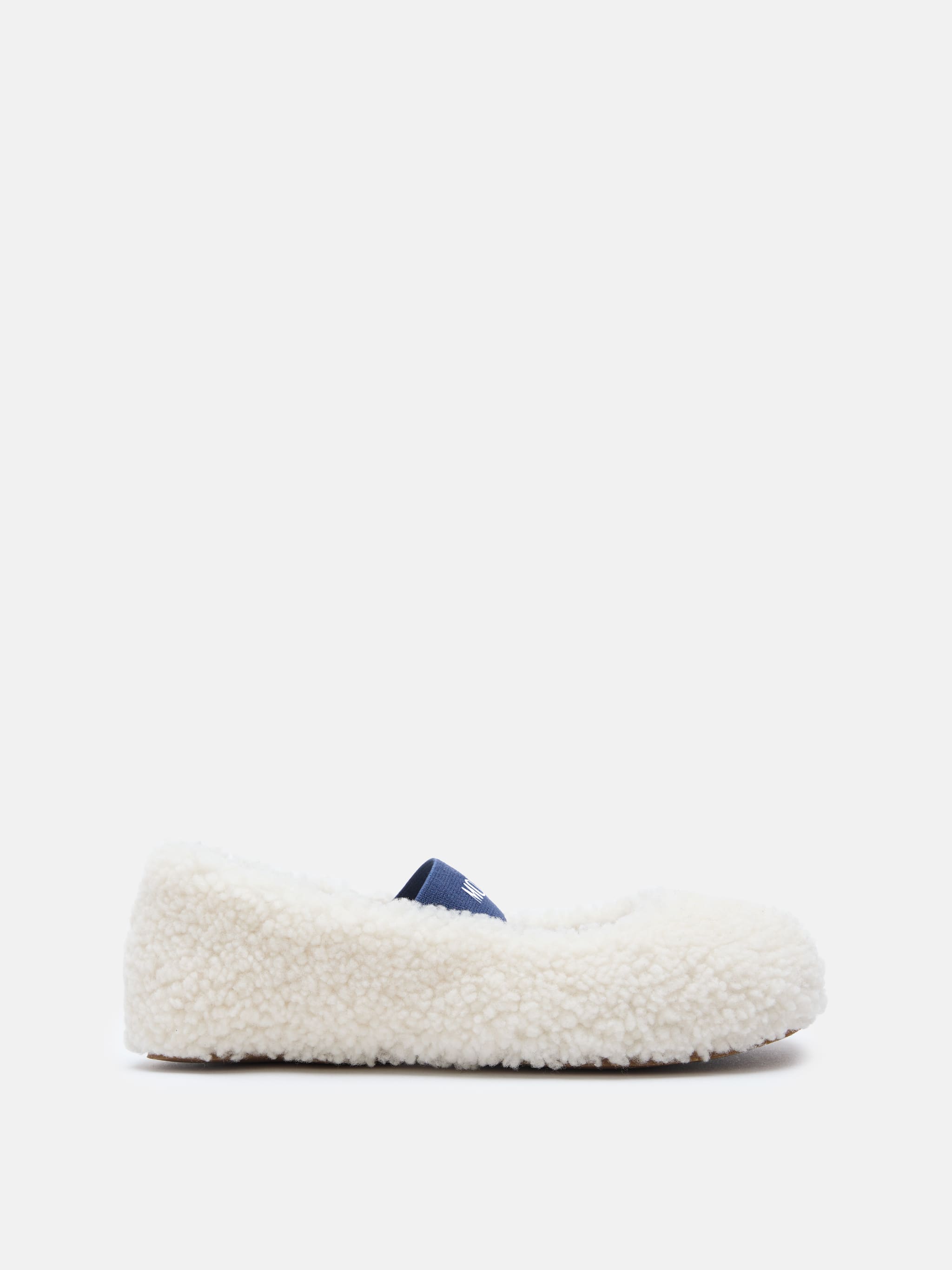 BALLERINAS AUS SHEARLING IN WEISS