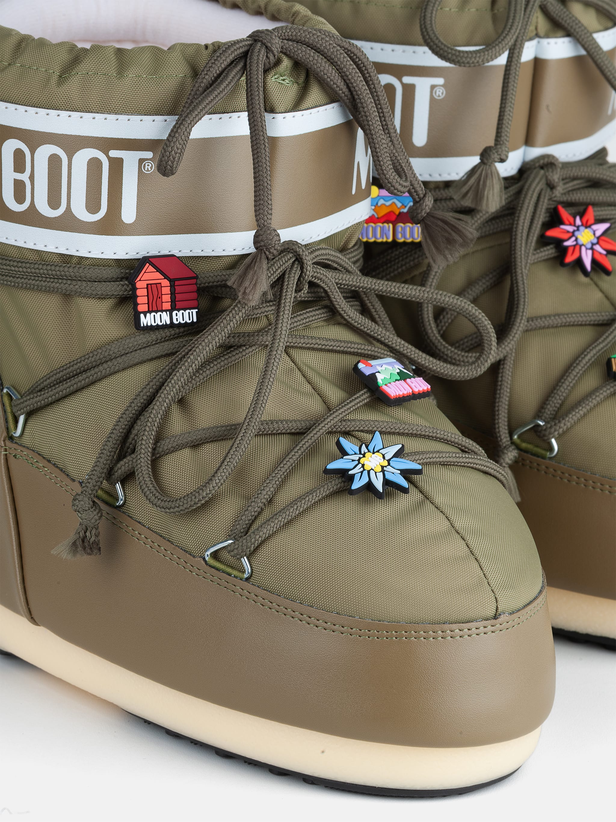 JUEGO DE CHARMS PARA ZAPATOS MONTA&Ntilde;A