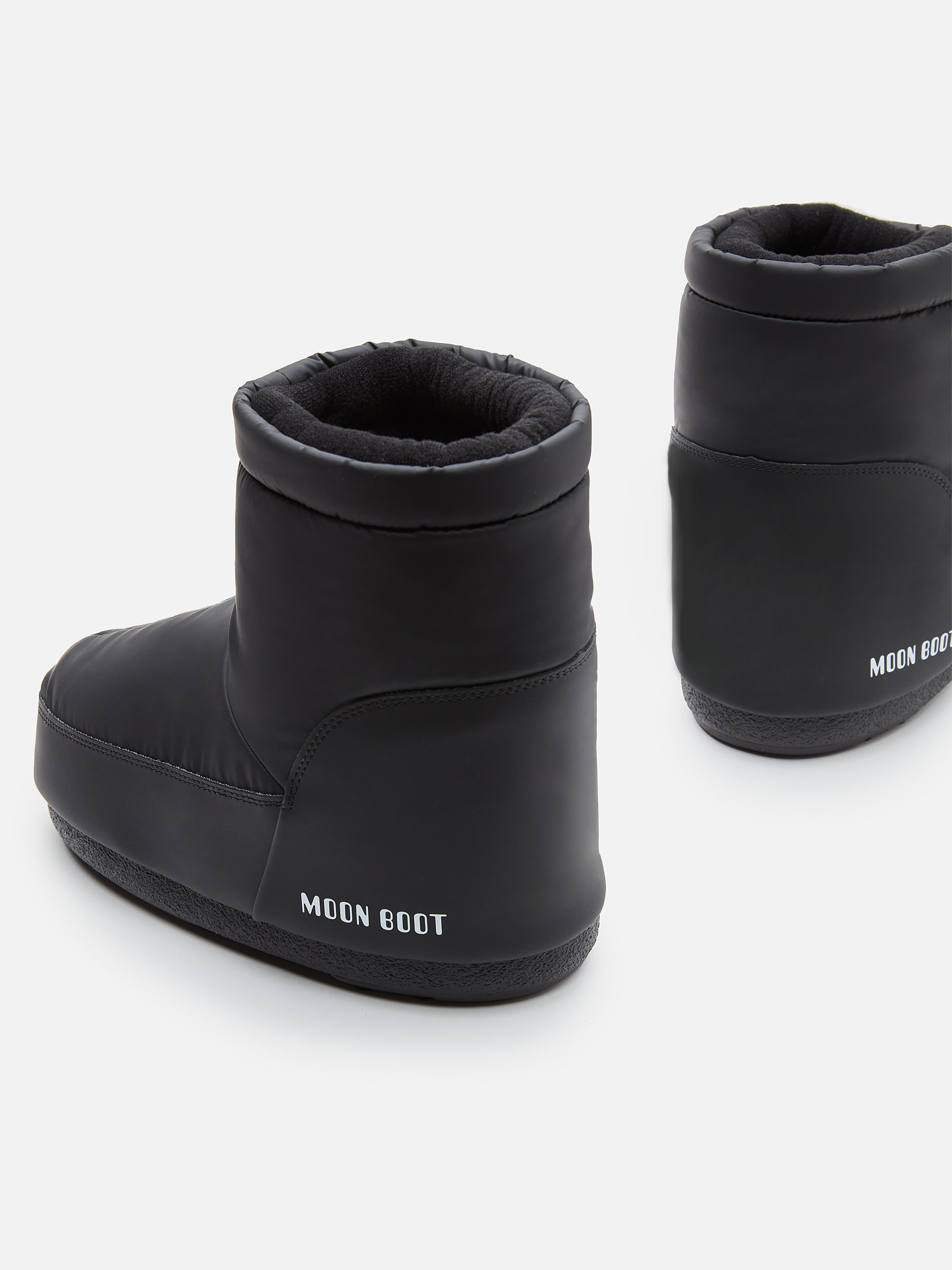 BOTAS NO LACE BLACK DE GOMA image number 2