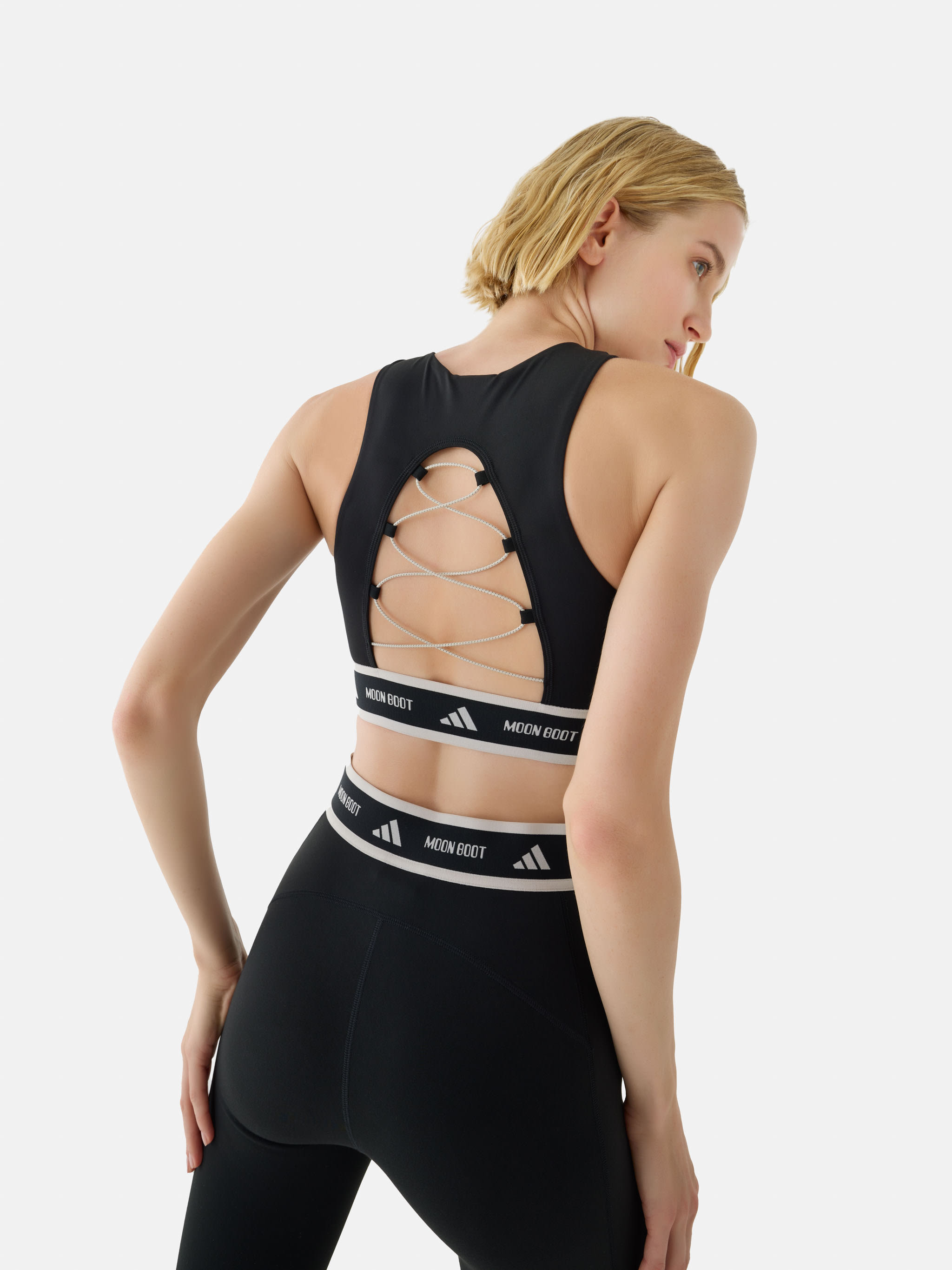 Top corto negro de adidas x Moon Boot image number 2