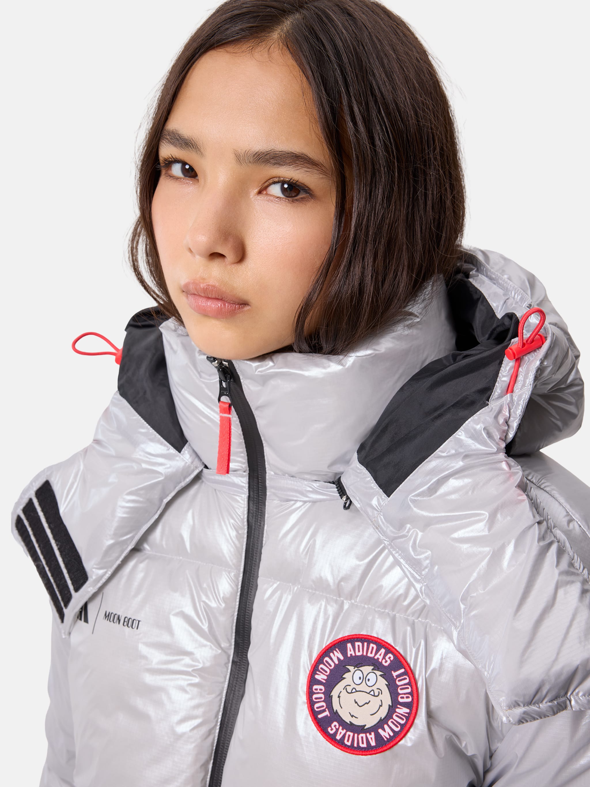 CHAQUETA ACOLCHADA PLATEADA ADIDAS X MOON BOOT image number 4