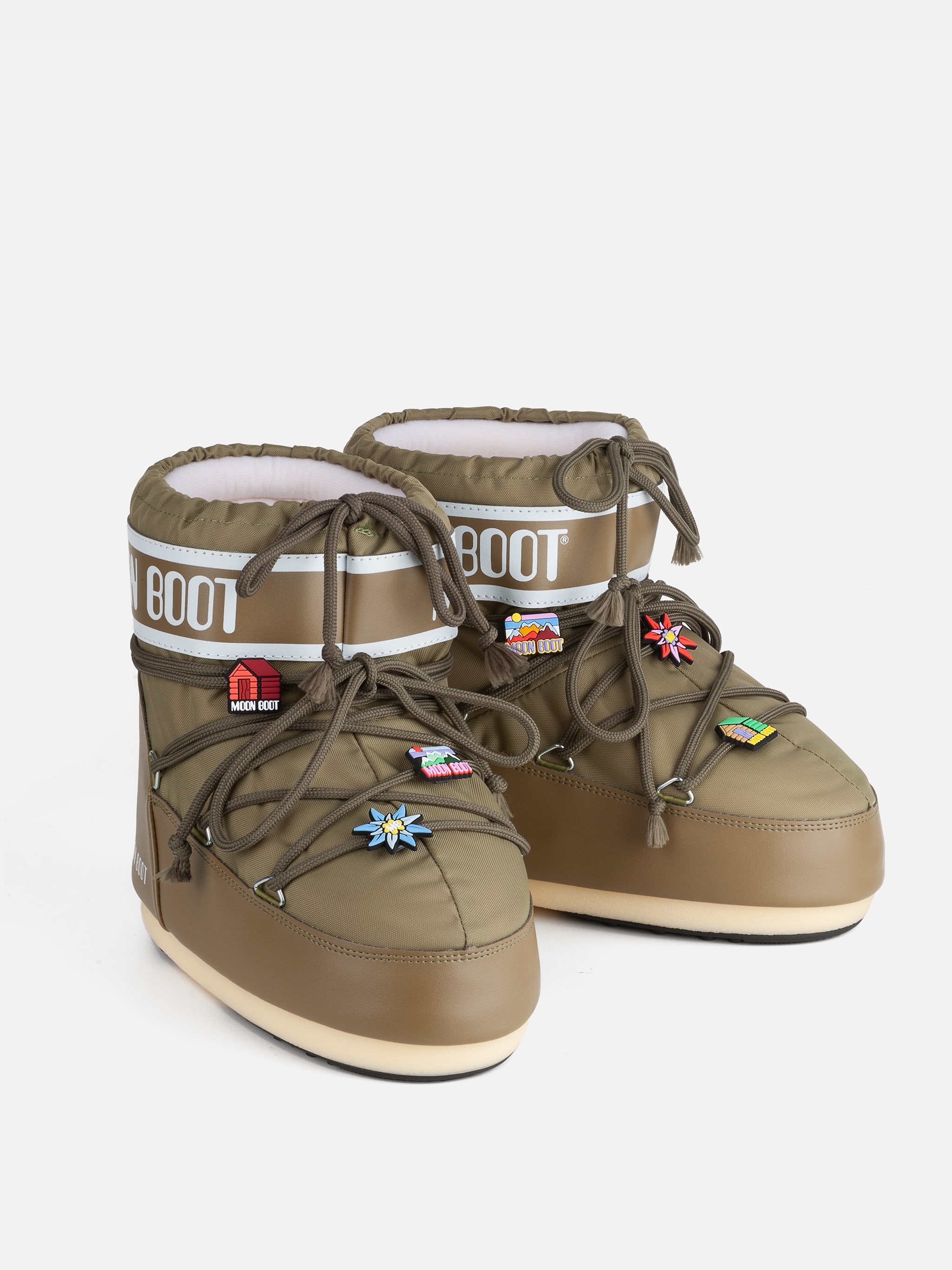 JUEGO DE CHARMS PARA ZAPATOS MONTA&Ntilde;A