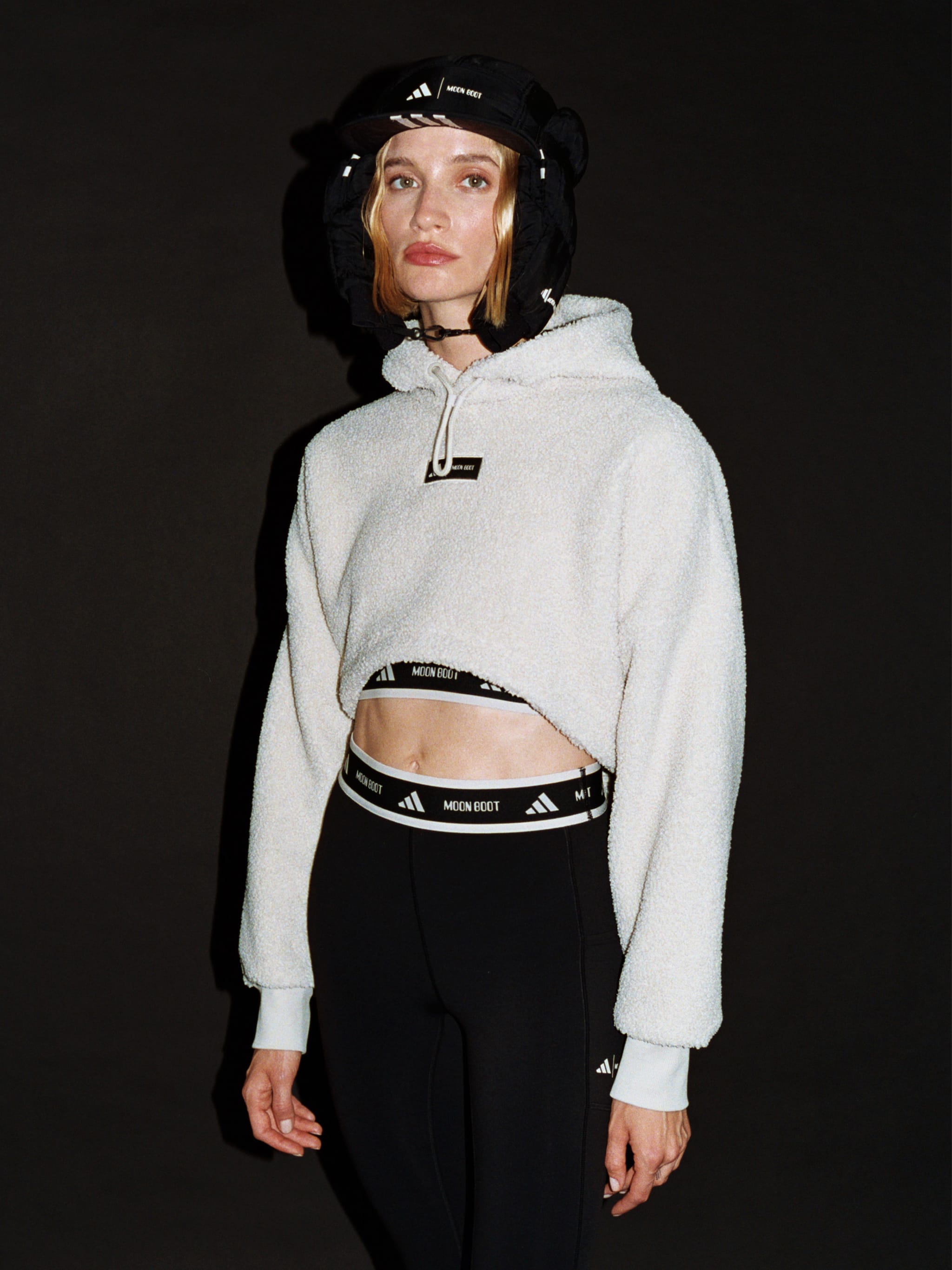 Felpa cropped beige con cappuccio adidas x Moon Boot image number 4