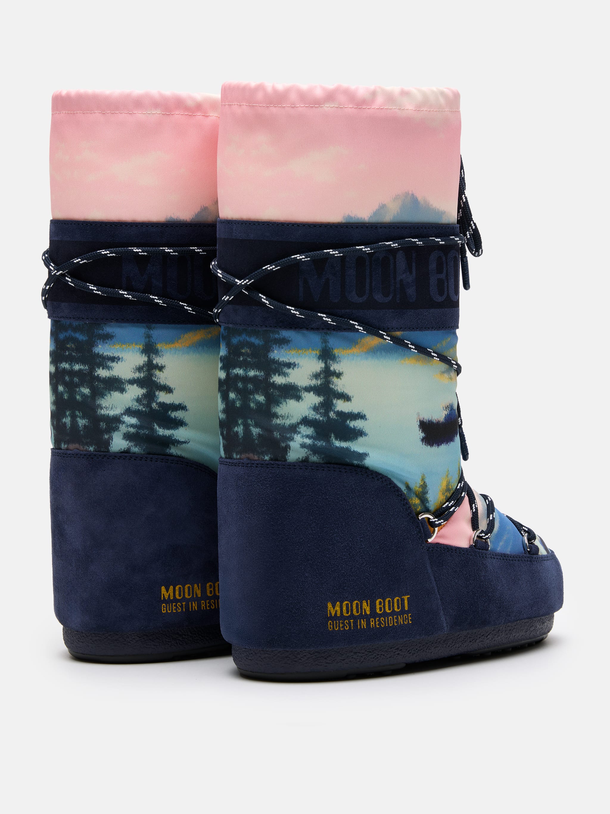 BOTTES ICON BLEU NUIT MOON BOOT X GUEST IN RESIDENCE