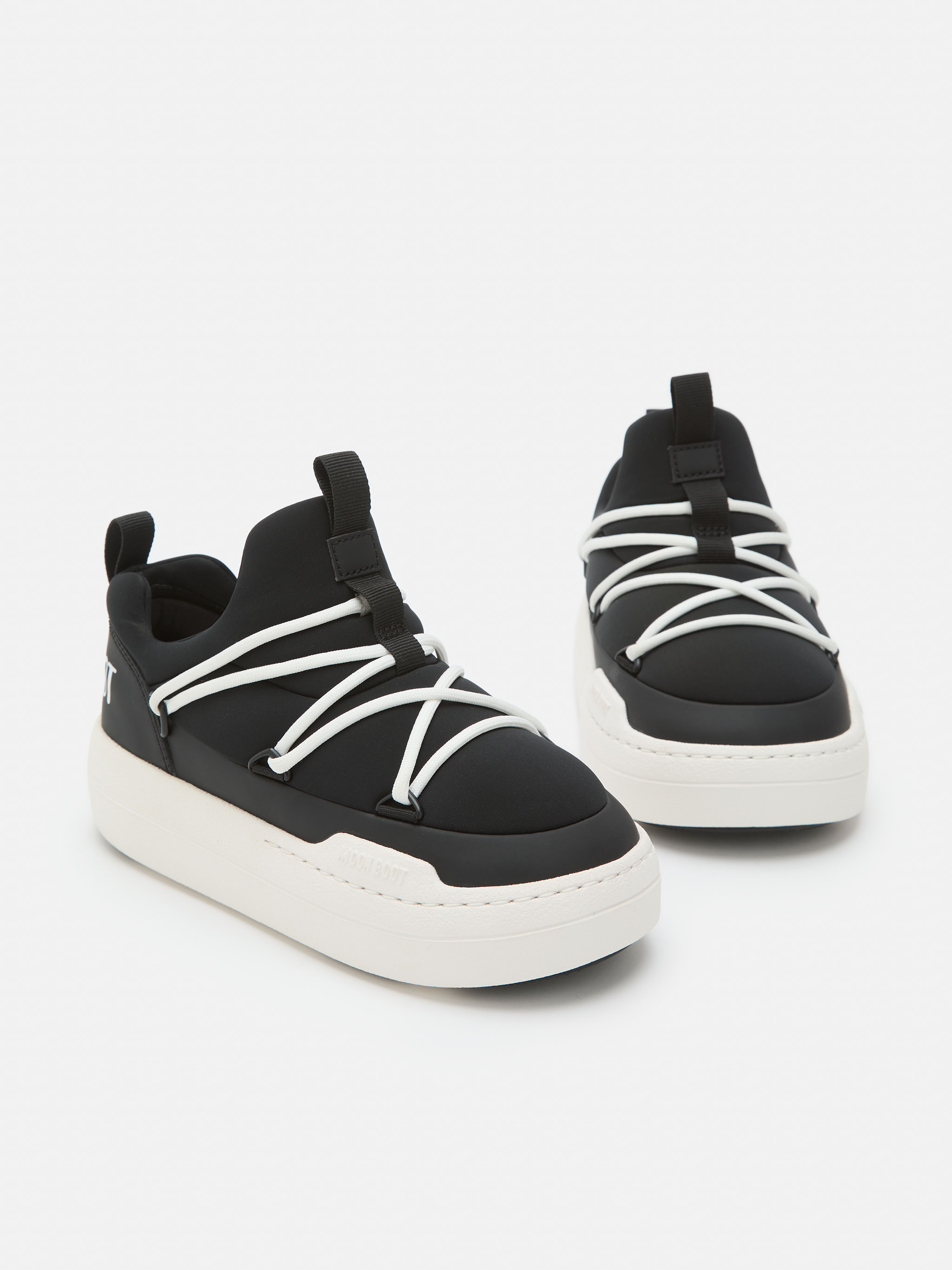 JUNIOR PARK SCHWARZE LOW SNEAKERS MIT SCHN&Uuml;RUNG image number 3