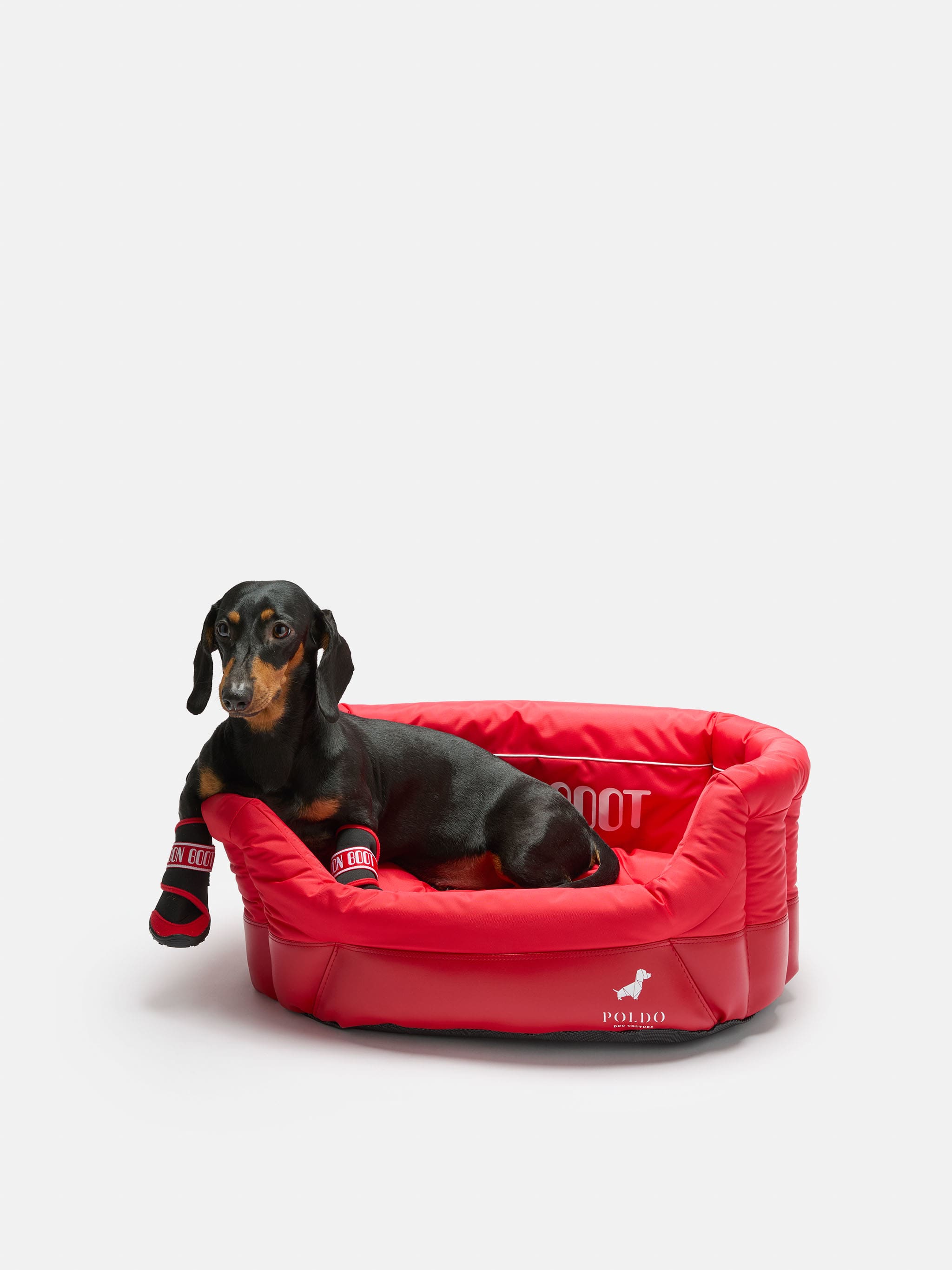 MOON BOOT X POLDO DOG COUTURE RED PADDED DOG BED image number 5