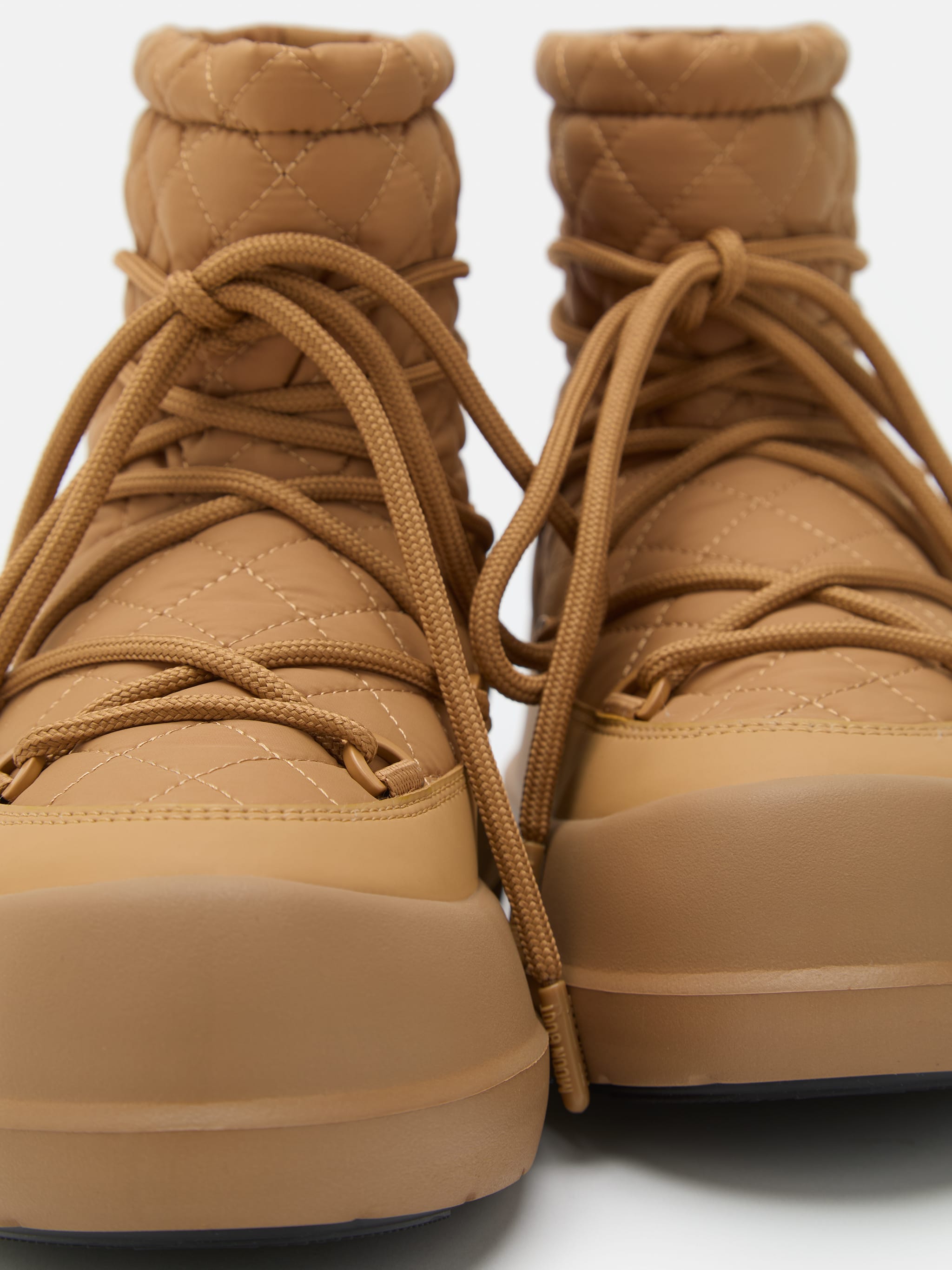 BOTAS MEZZALUNA MID CA&Ntilde;A ACOLCHADAS CREMA CAMEL image number 3