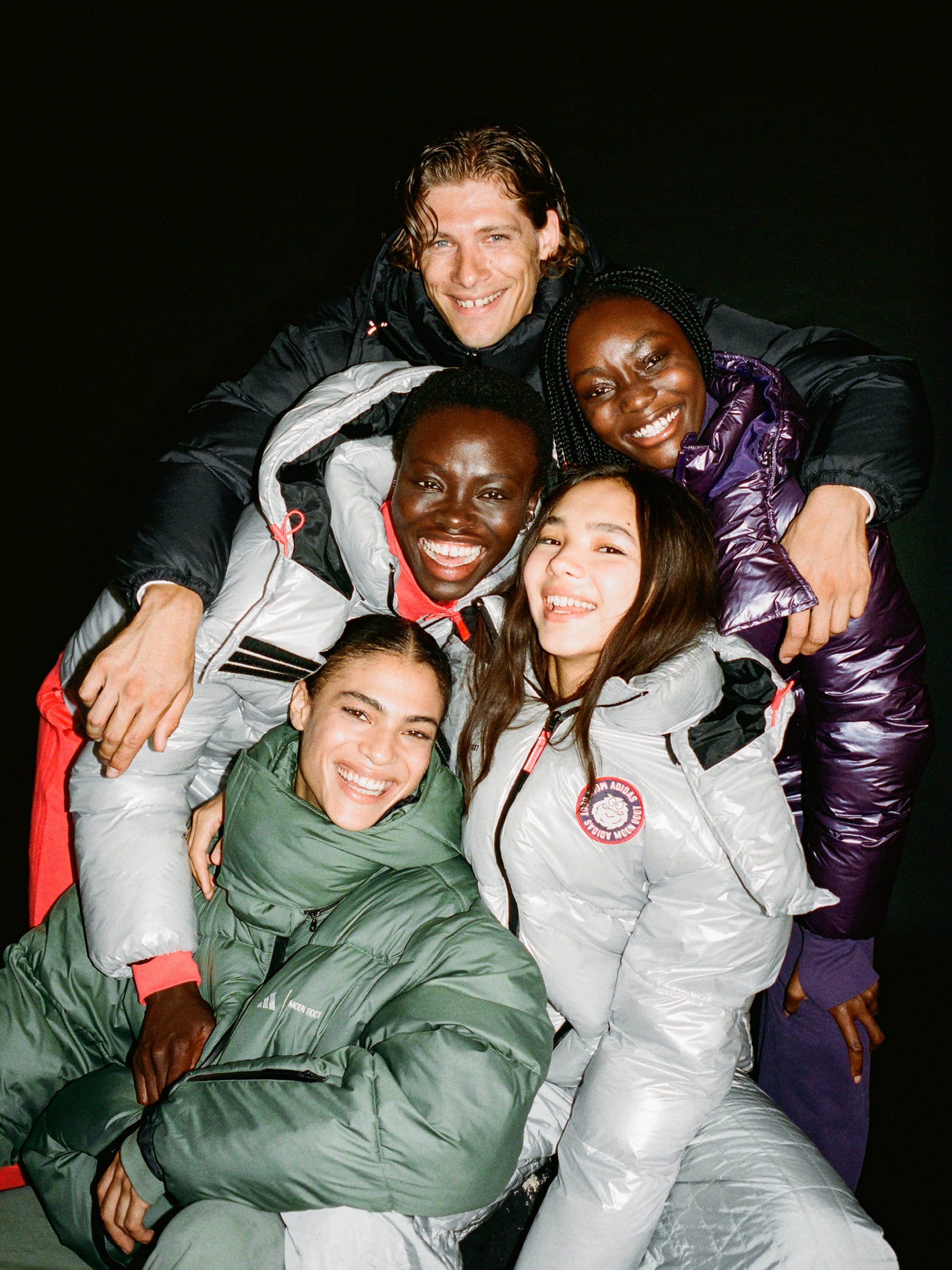 ADIDAS X MOON BOOT STEPPJACKE IN SILBER image number 2