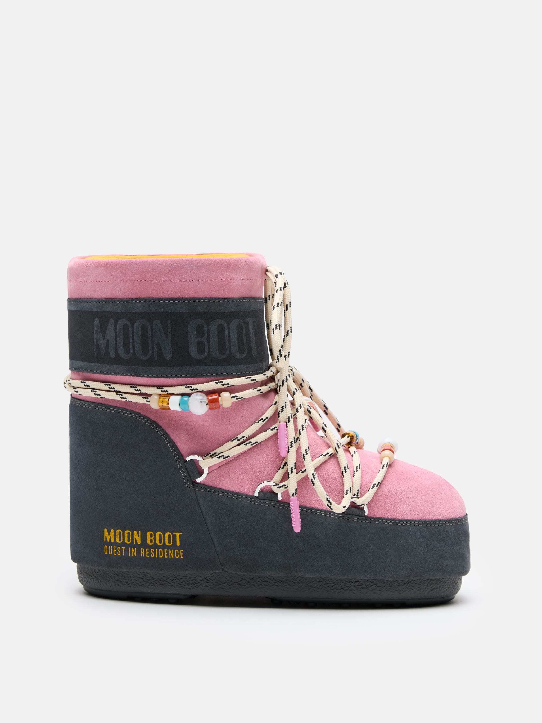 MOON BOOT X GUEST IN RESIDENCE ICON LOW STIEFEL AUS VELOURSLEDER MIT PERLEN IN GRAU & ROSA